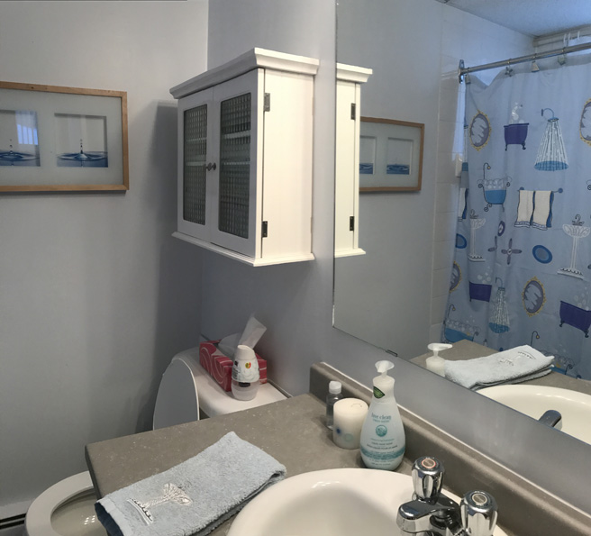 Joli 3 1/2 chauffé, eau chaude et inclus! À Louer Sherbrooke Joli 3 1/2 chauffé, eau chaude et inclus! À Louer Sherbrooke