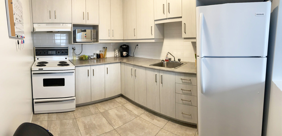 Grand appartement rénové à louer à Sherbrooke
